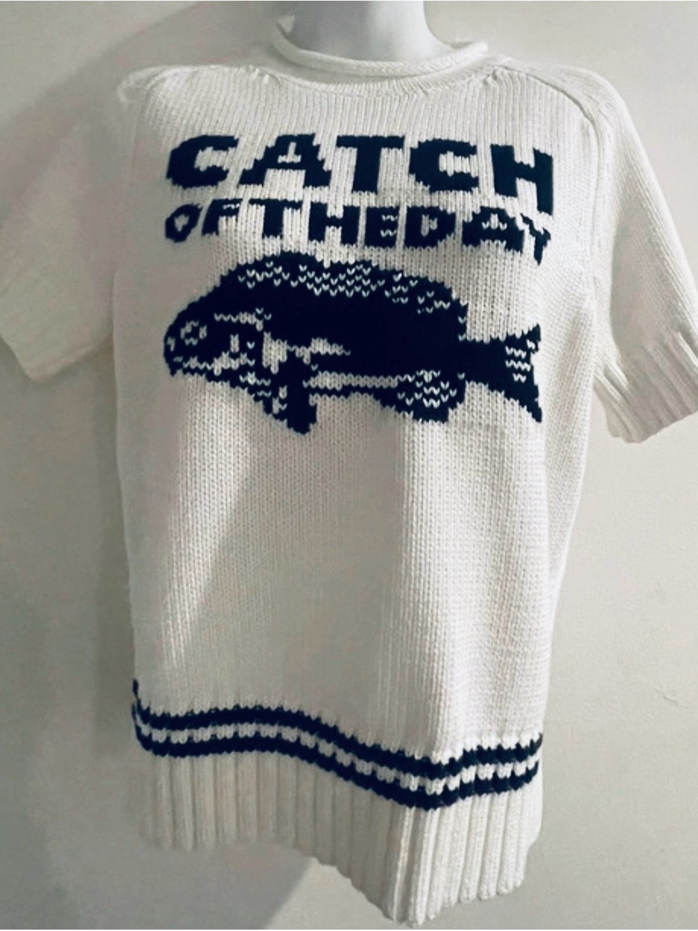 White Short-Sleeve Knit Sweater with Navy Fish Graphic